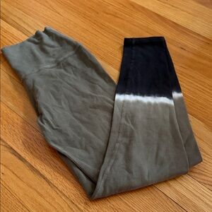 Electric and rose leggings